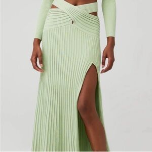 Chic Mint Ribbed Maxi Skirt